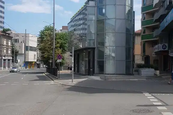 Business Property in Burgas, Centyr