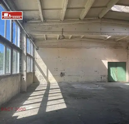 Photo 5 — Warehouse in Moderno predie