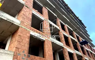 Многостаен апартамент във Варна, Младост 2