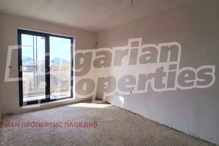 Двустаен апартамент с южна тераса в кв. Кършияка, Пловдив