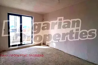 Двустаен апартамент с южна тераса в кв. Кършияка, Пловдив