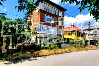 Етаж от къща в Пловдив, Прослав