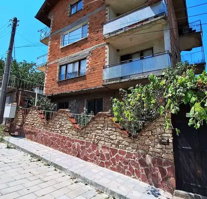Photo 5 — Floor of House in Oblast Plovdiv, Kuklen