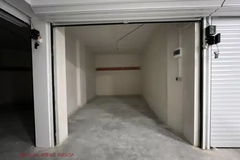 Garage/Parking in Yambol, Avren