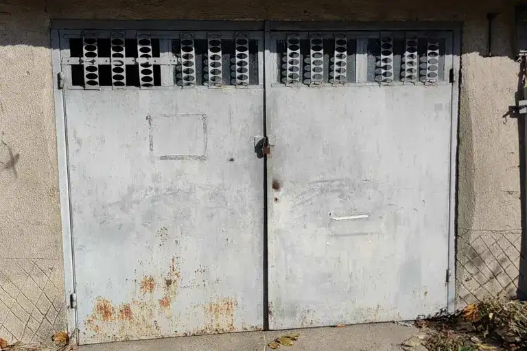 Garage in Plovdiv, Karlovo