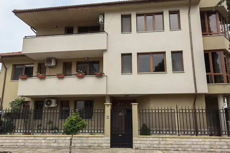 House in Pazardjik, Centyr