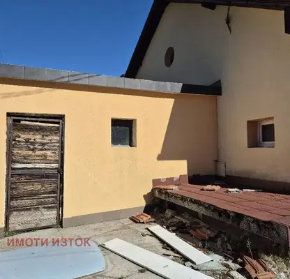 Photo 4 — House in Pernik, Iztok