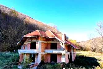 Къща в Ловеч, с. Рибарица