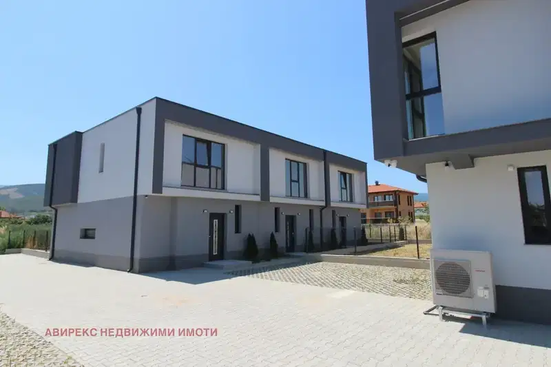 Къща в Пловдив, с. Първенец