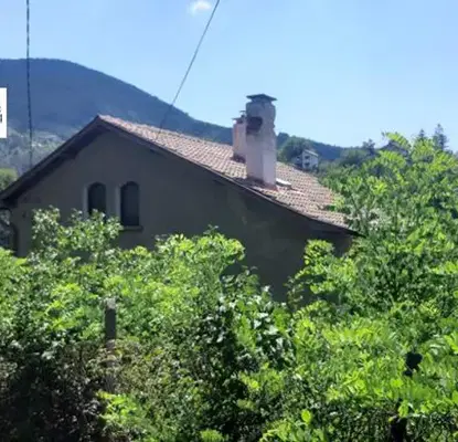 Photo 2 — House in област София, Lukovo