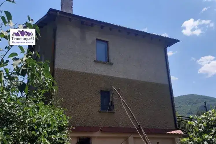 House in област София, Lukovo