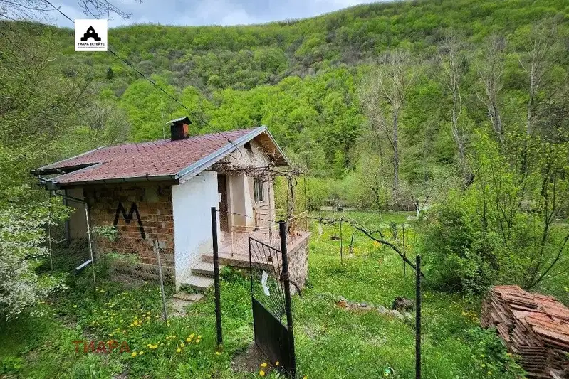 House in област София, Rebrovo