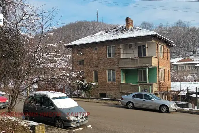 Къща във Велико Търново, Елена
