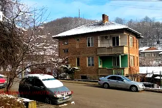 Къща във Велико Търново, Елена