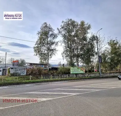 Photo 3 — Plot in Pernik, Iztok