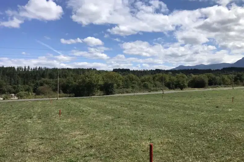 Plot in Oblast Lovech, Aprilci