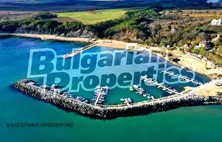 Парцел във Варна, Бяла