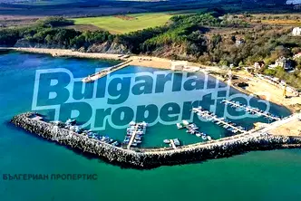 Парцел във Варна, Бяла