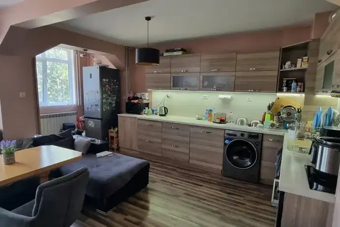 3-bedroom apartment in Raz, Beli Lom