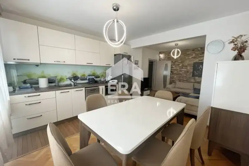 3-bedroom apartment in Kyrdjali, Centyr