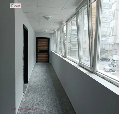 Снимка 5 — Тристаен апартамент в Център, Русе с асансьор