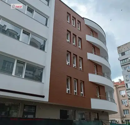 Снимка 2 — Тристаен апартамент в Русе, Център