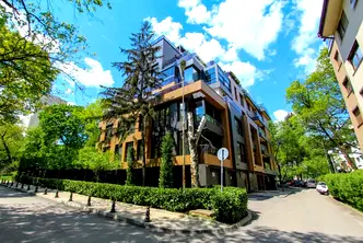 Многостаен апартамент в София, Изток