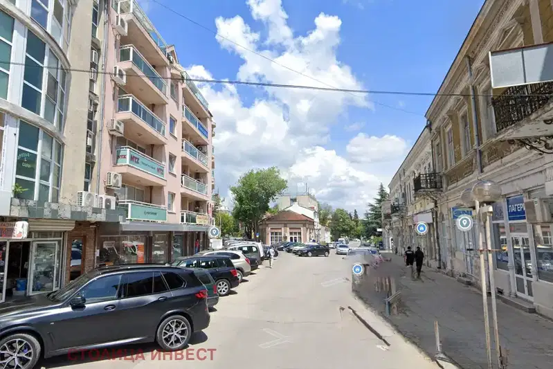Магазин в Русе, Център