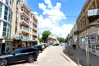 Магазин в Русе, Център