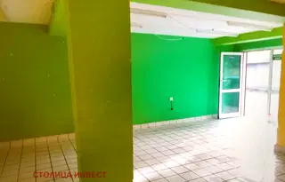 Магазин в Русе, Широк център