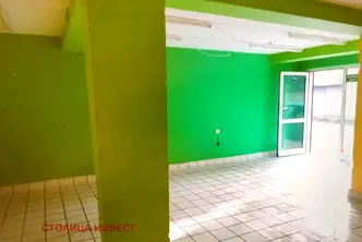 Магазин в Русе, Широк център
