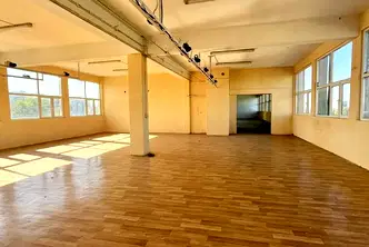 Промишлена сграда в Русе, Родина 1