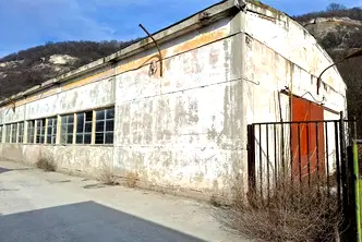 Промишлена сграда във Варна, Провадия