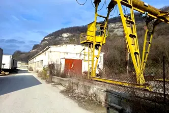 Склад във Варна, Провадия