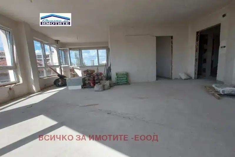 4-bedroom apartment in Ruse, Centyr
