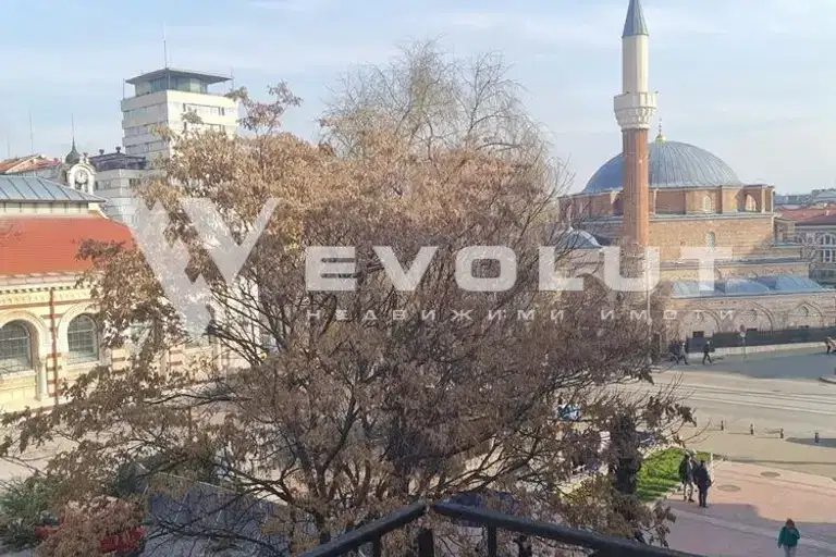 4-bedroom apartment in Sofiya, Centyr