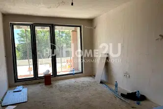 Двустаен апартамент във Варна, Бриз