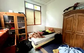 Етаж от къща в София, Банишора
