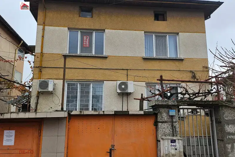 Етаж от къща в Пазарджик, Център