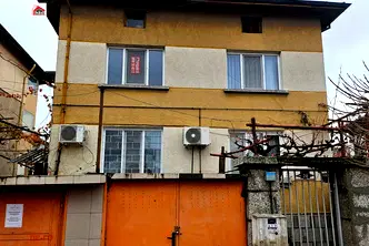 Етаж от къща в Пазарджик, Център
