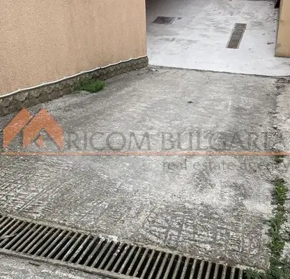 Photo 3 — Garage/Parking in Varna, Pogrebi