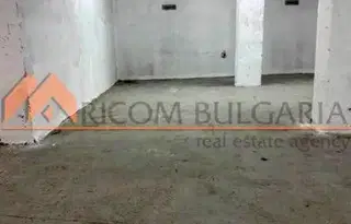 Гараж/Паркомясто във Варна, Погреби