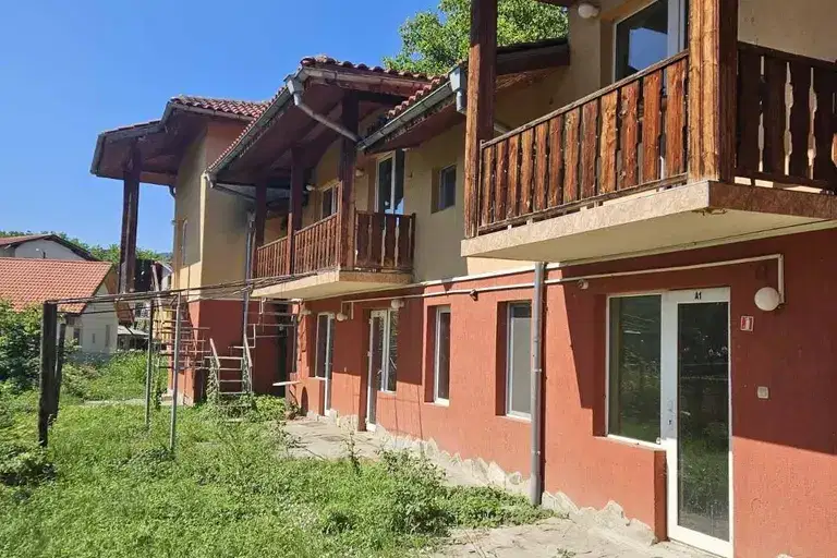 Хотел в Ловеч, с. Орешак