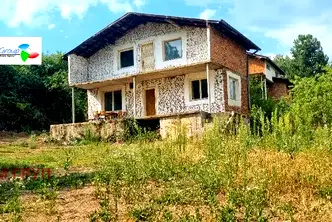 Къща в с. Войнеговци