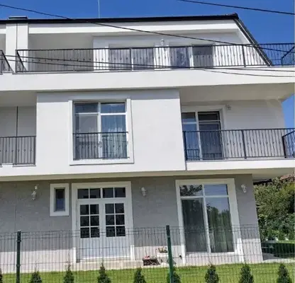 Снимка 2 — Къща с 5 спални и морска панорама в м-т Ален мак, Варна