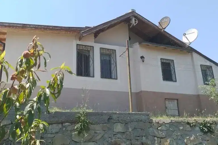 House in Oblast Kyrdjali, Brosh