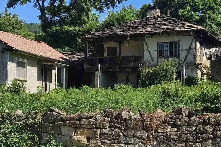 Къща в Ловеч, с. Българене