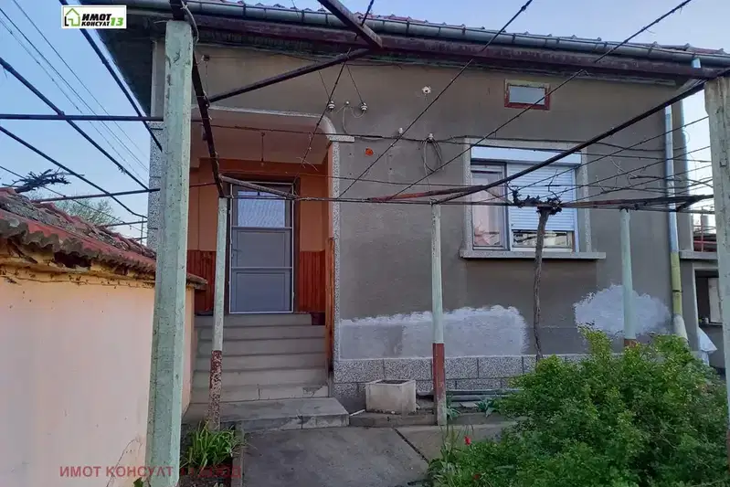 Къща в Плевен, Тръстеник