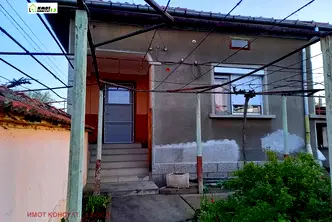 Къща в Плевен, Тръстеник