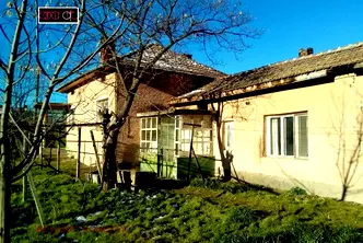 Къща в Плевен, с. Горни Дъбник